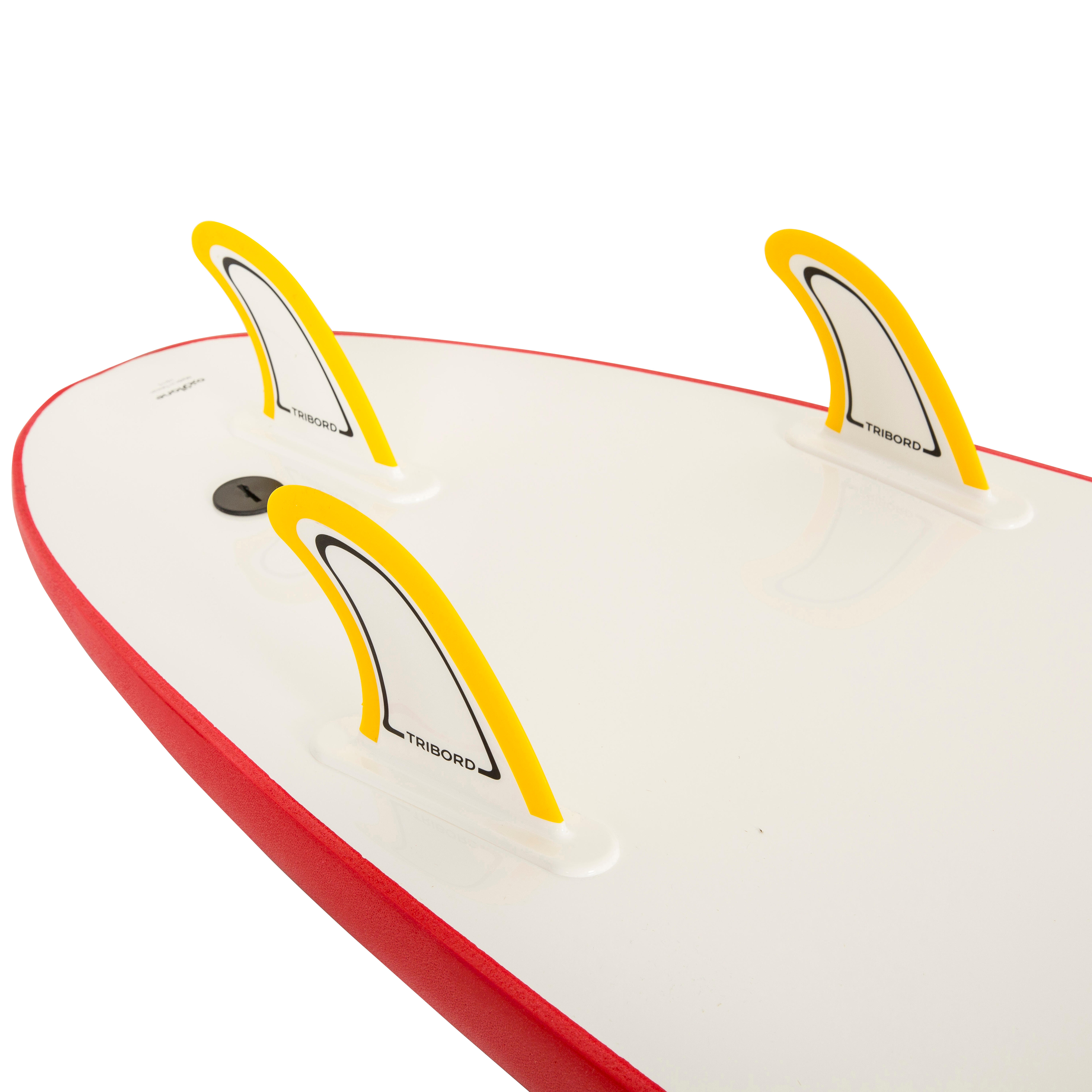 100 Foam Surfboard 8'6". Supplied with a leash and 3 fins.