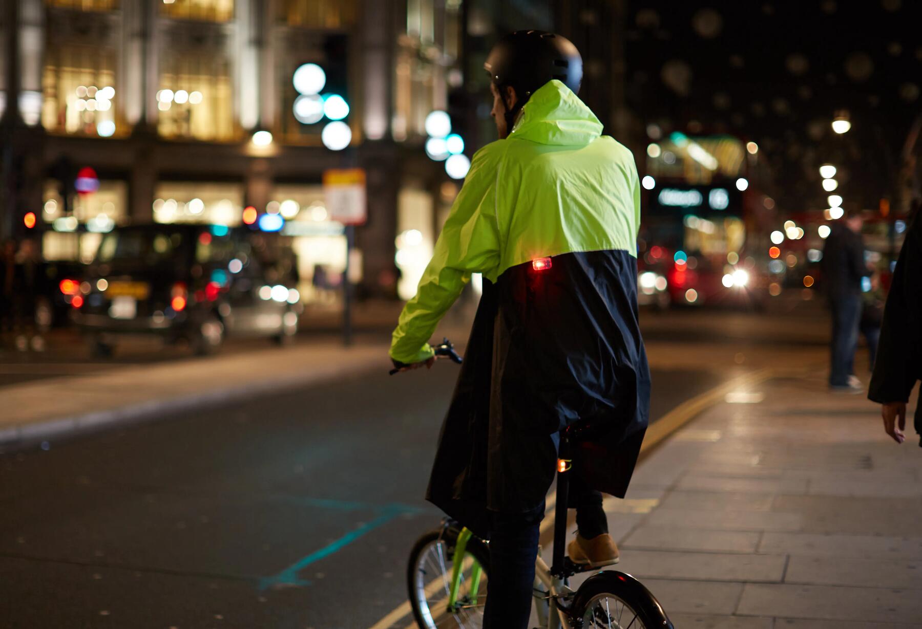 Erfahre hier, wie du auch im Dunkeln sicher auf deinem Fahrrad unterwegs bist!