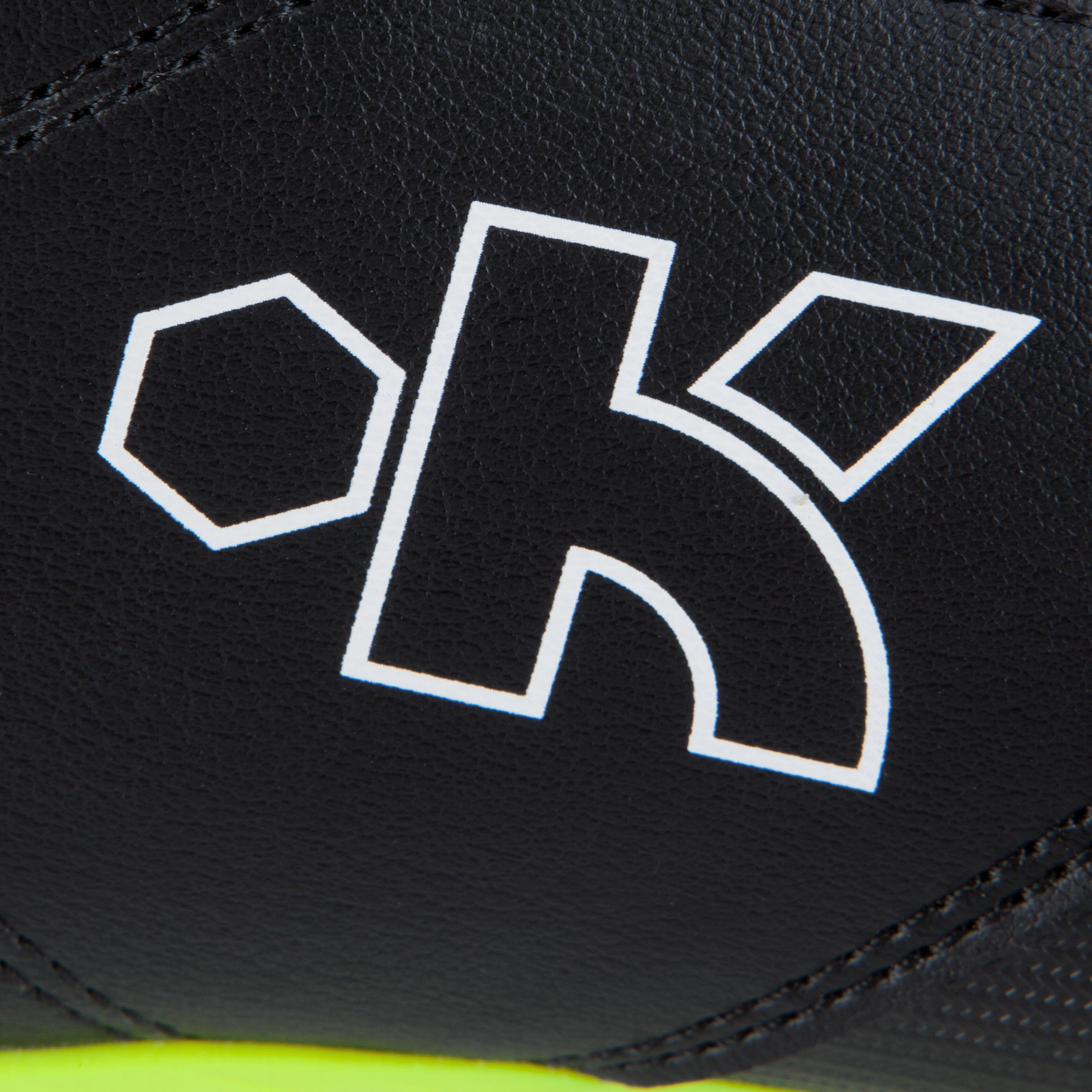 Density 300 FG Adult Dry Pitches Football Boots - Black/White 15/15