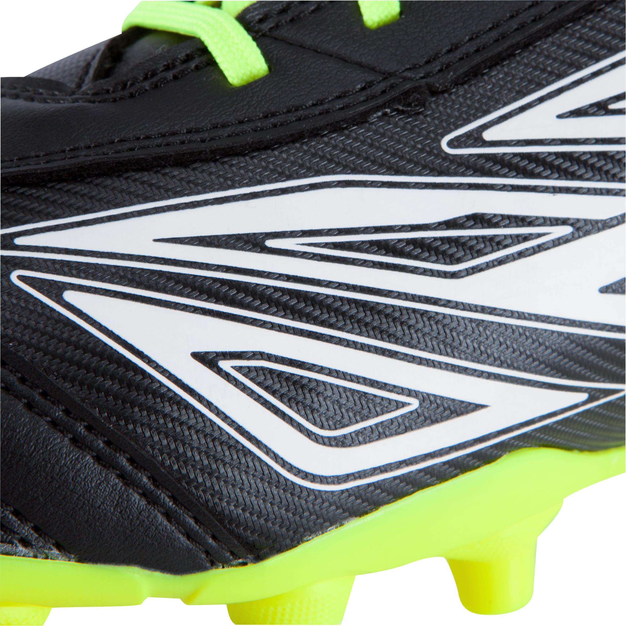 Density 300 FG Adult Dry Pitches Football Boots - Black/White 11/15