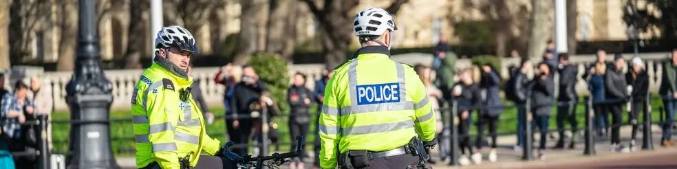 2 police man 