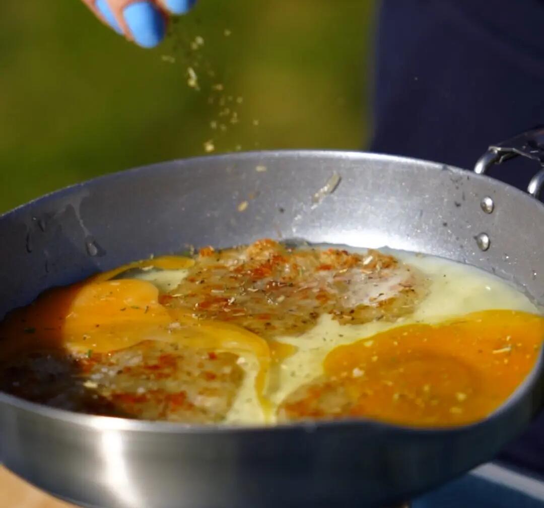 drizzle hot sauce