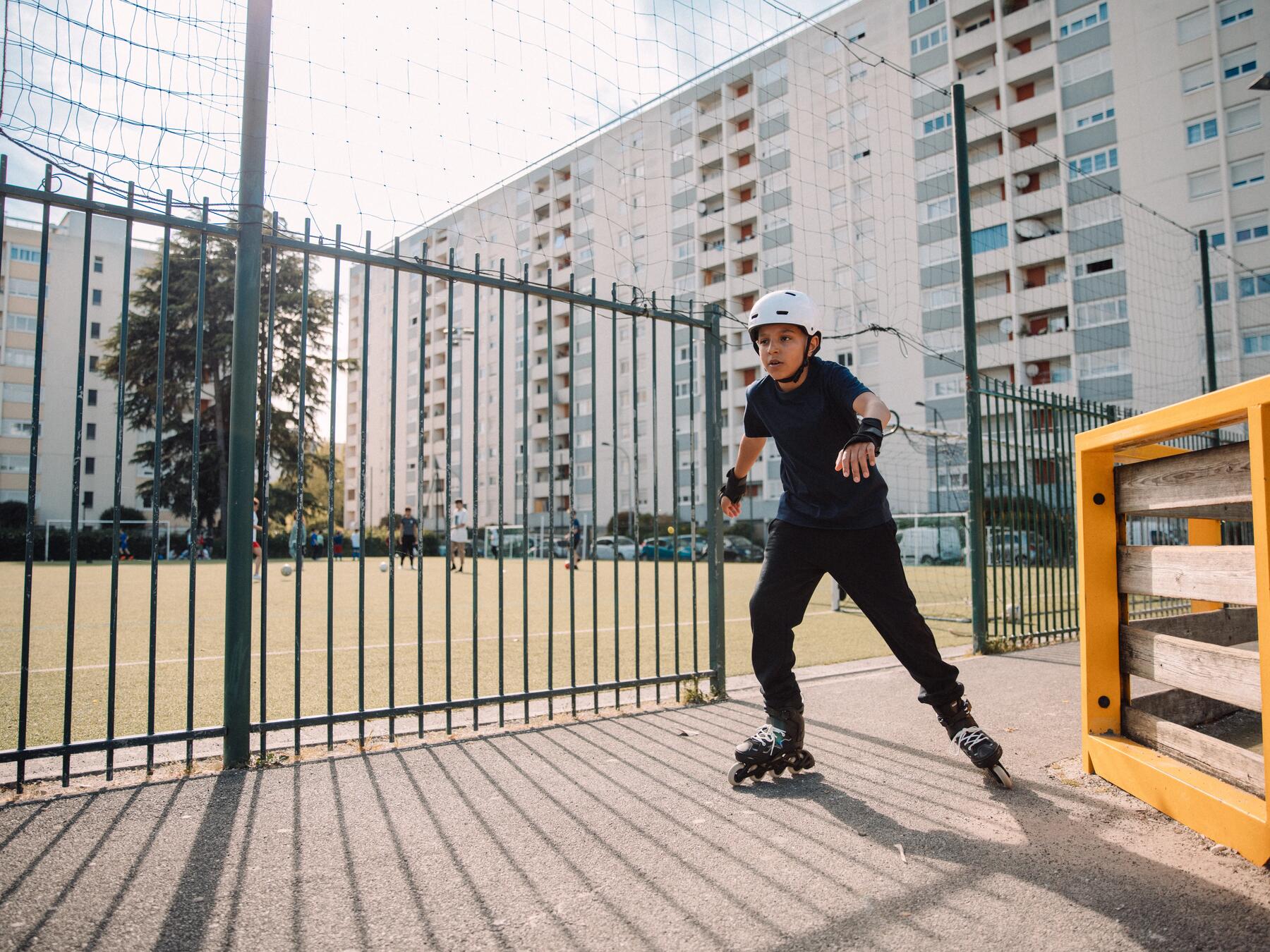 Inline Skate ist eine Sportart, die du im Sommer testen solltest