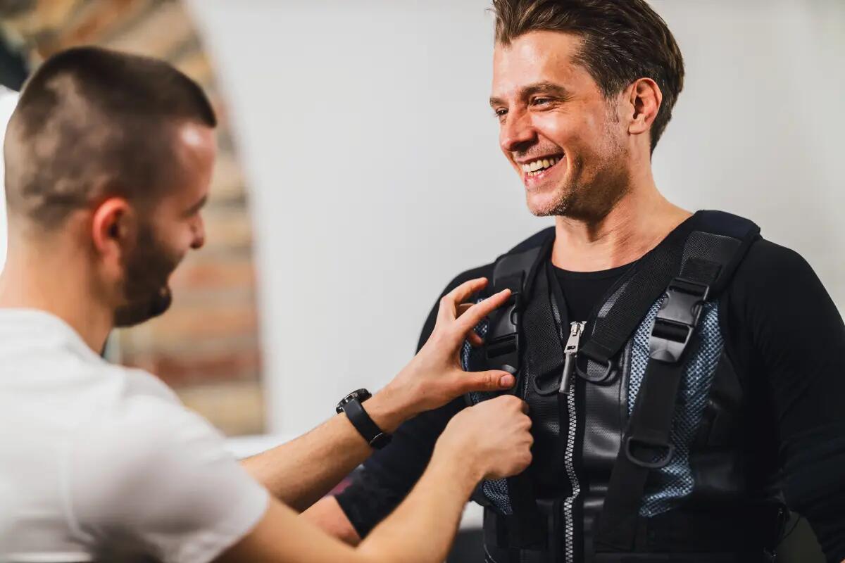 Trening EMS – na czym polega elektrostymulacja mięśni?