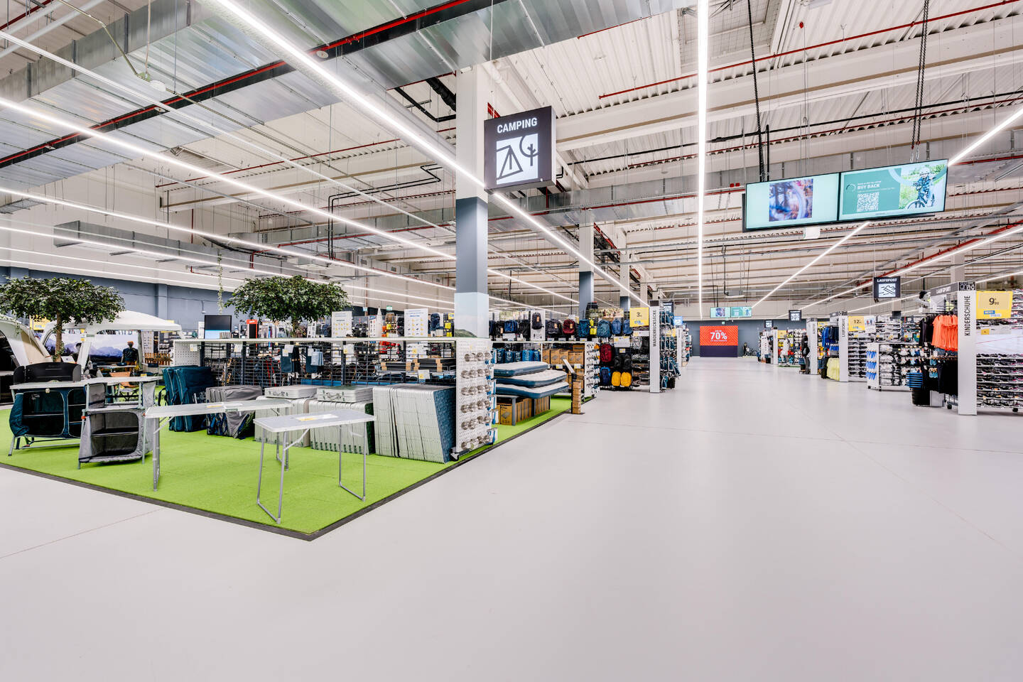 Camping Showroom Decathlon Filiale Mainz