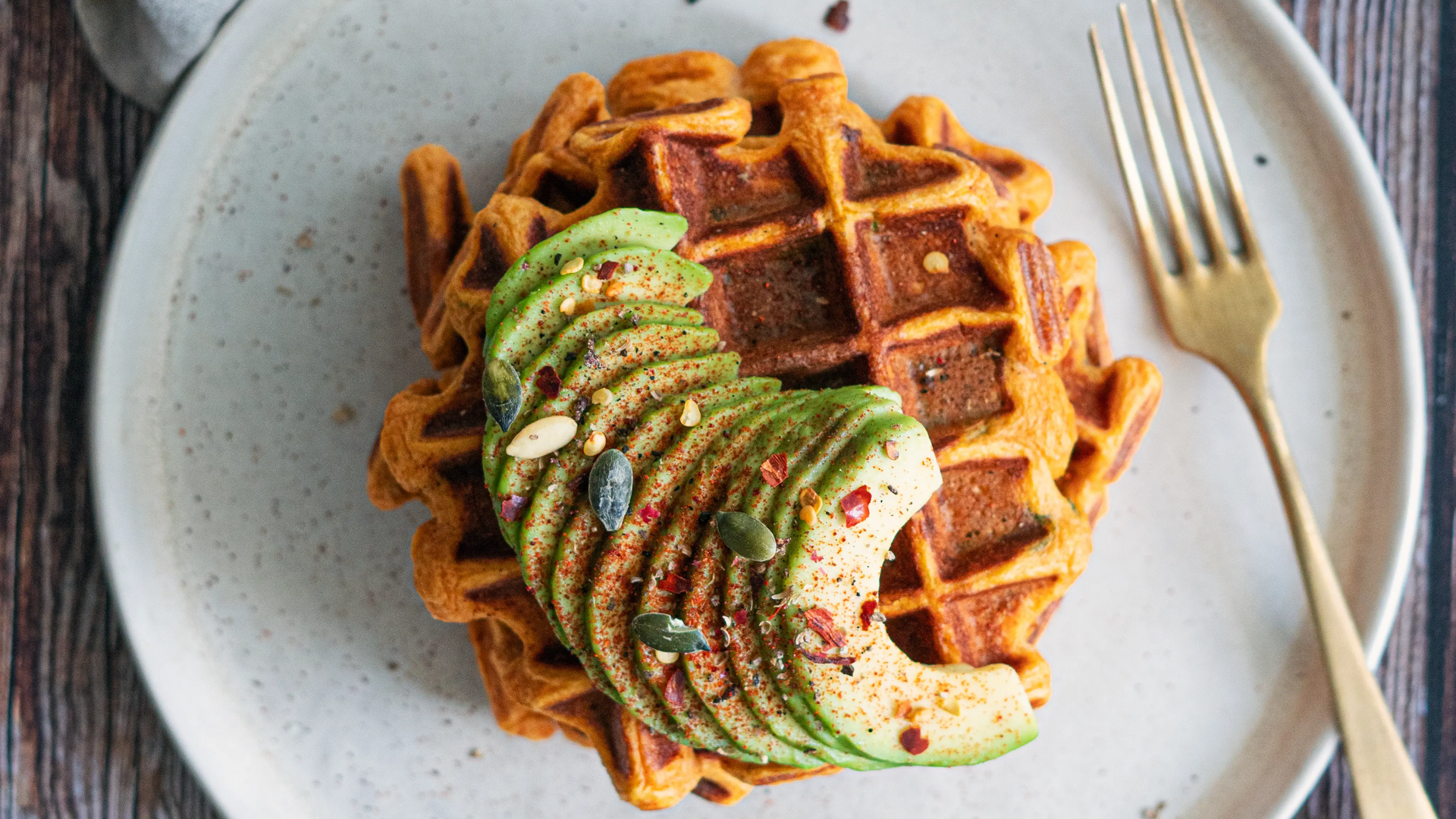 Gaufre protéinée et avocat