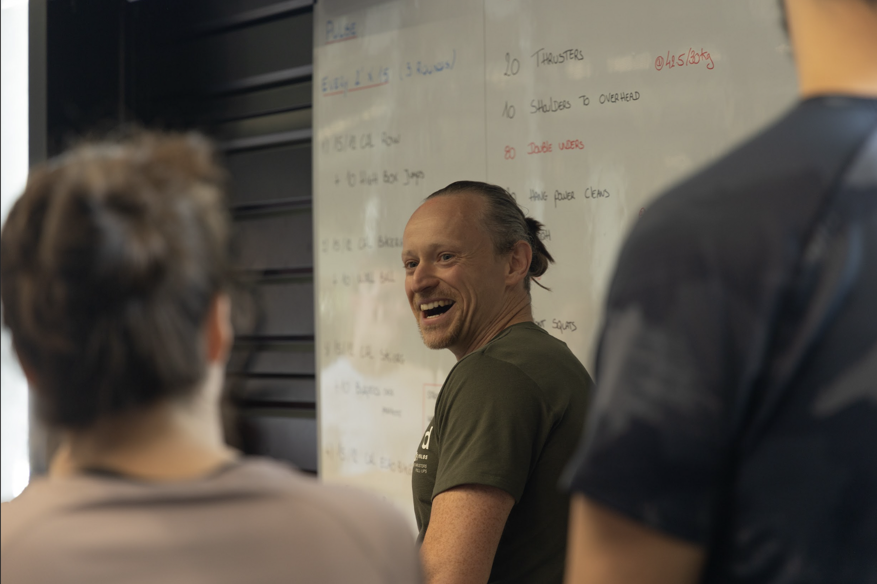 coach qui conseille un client