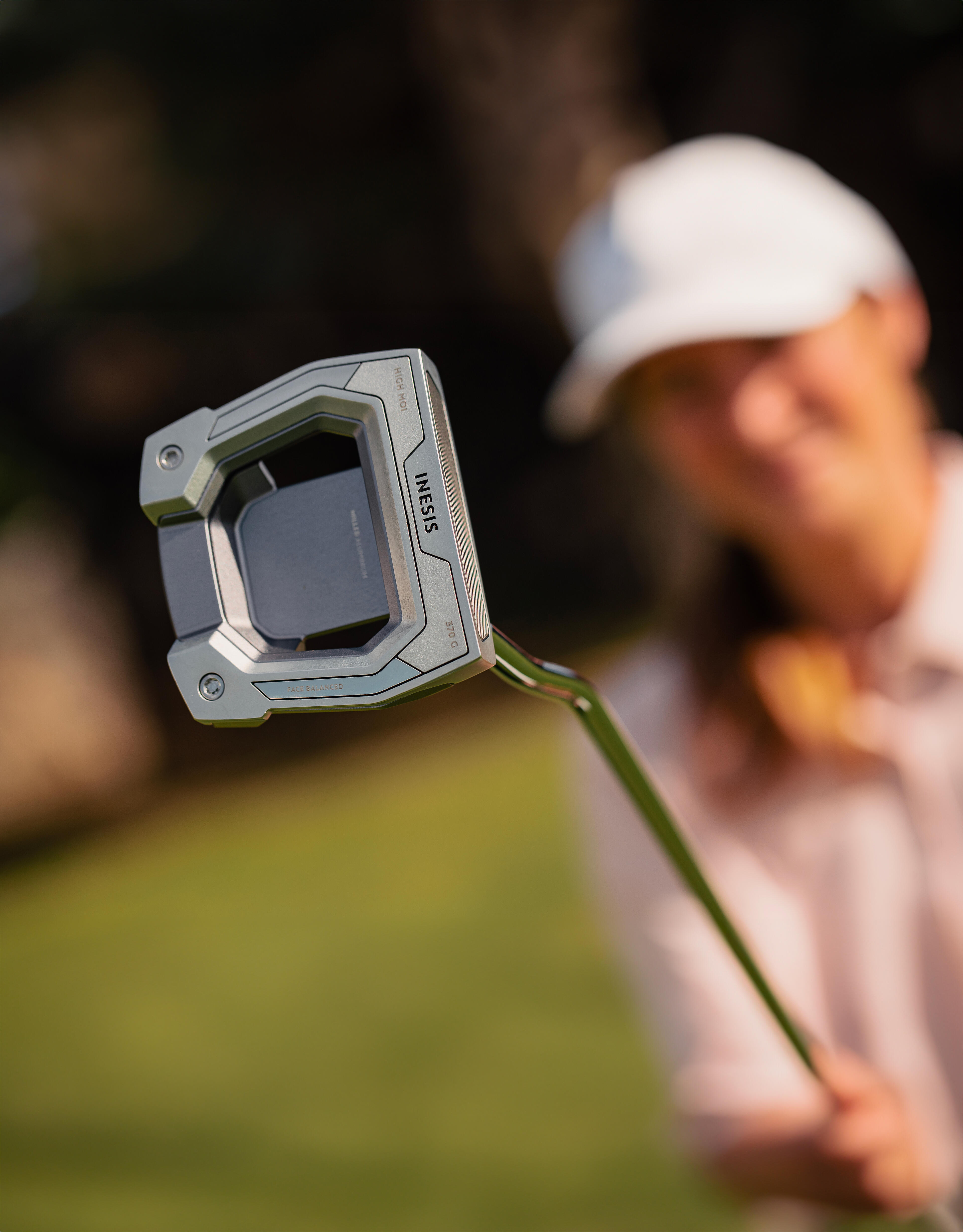 Un putter de golf testé par un robot unique