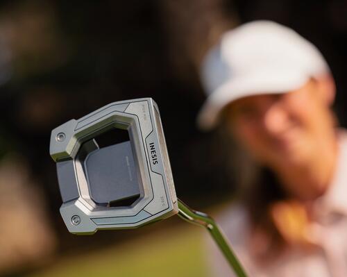 Un putter de golf testé par un robot unique
