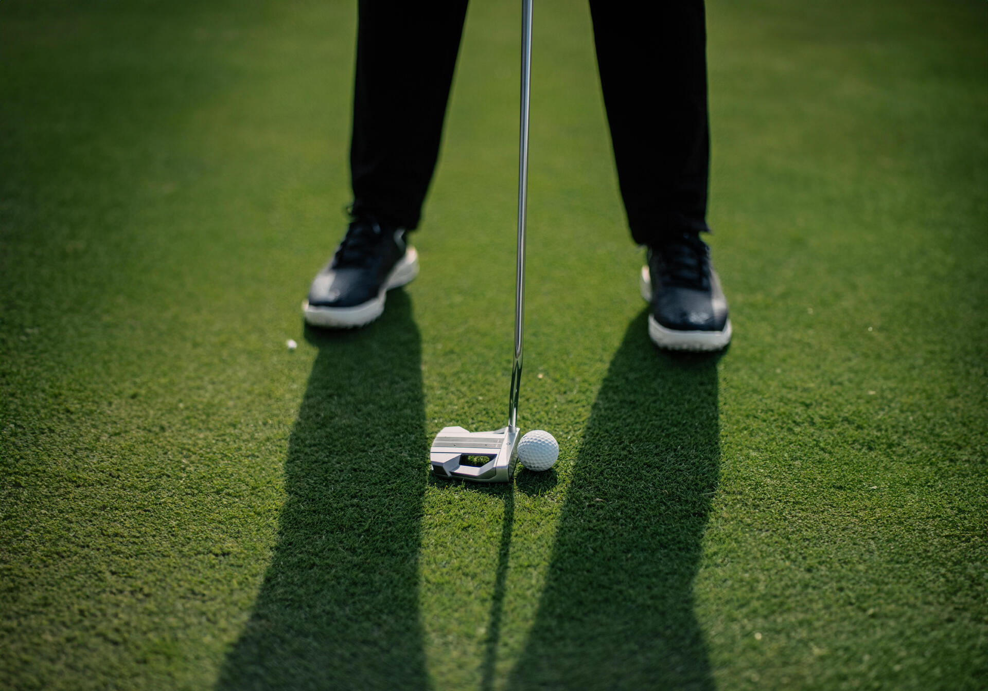 Un putter de golf testé par un robot unique