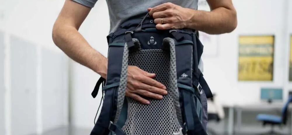 How to adjust your backpack - belt