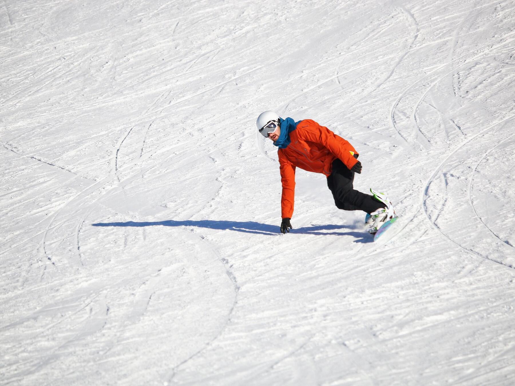 Comment choisir sa planche à neige : le guide complet de 2024