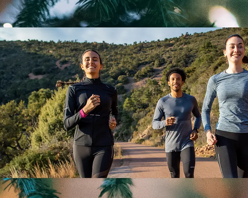 grupo a correr com fundo de natal