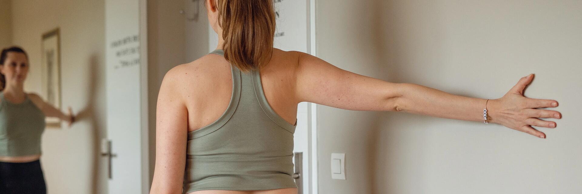 header-etirements-pectoraux-massage