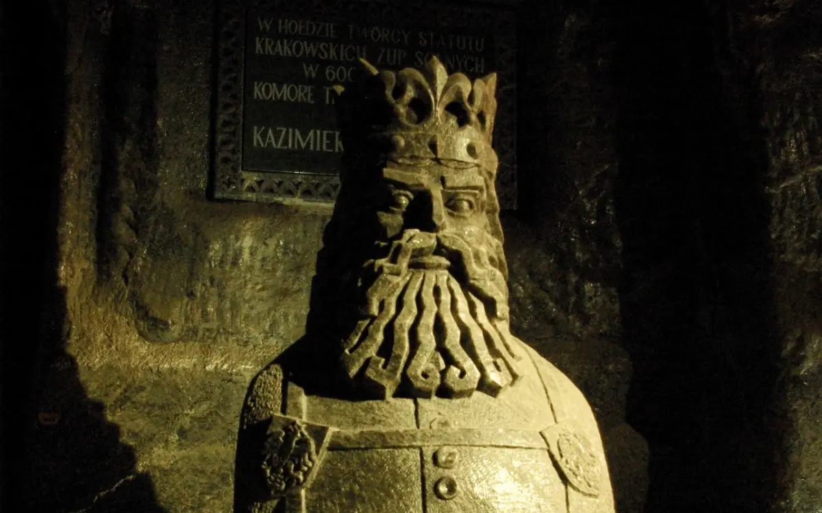 posąg Kazimierza Wielkiego