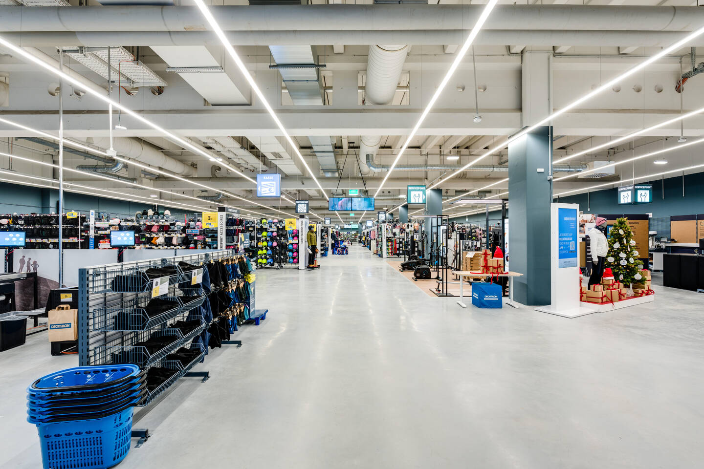 DECATHLON Eröffnung Waiblingen Mittelgang