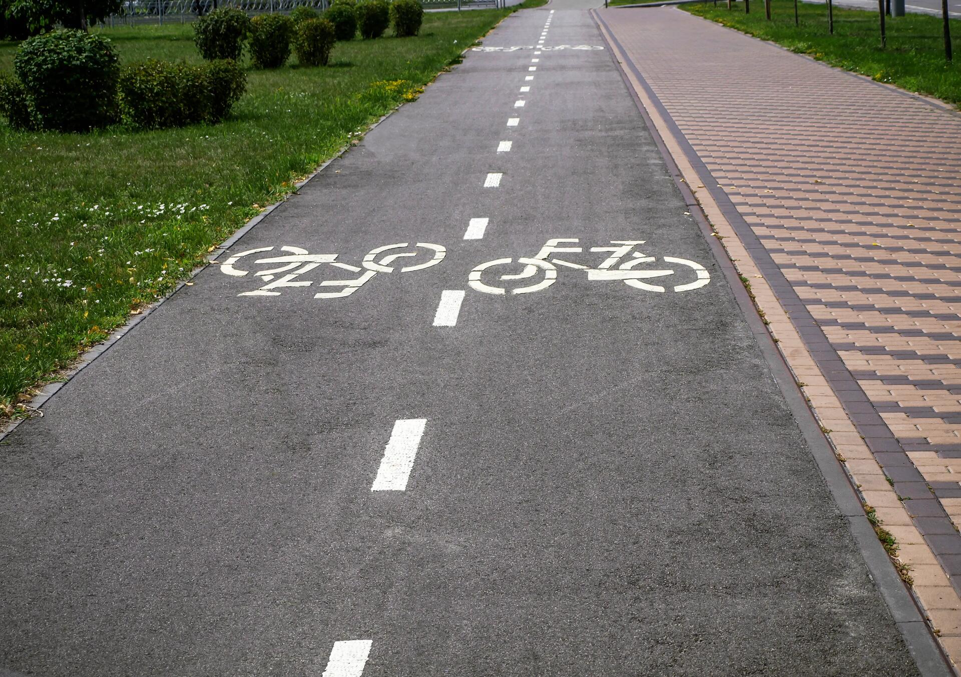 Piste cyclable séparée de la chaussée