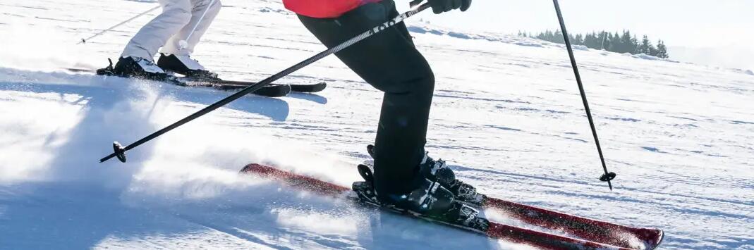 Comment faire l'entretien des skis alpins sans fartage ?