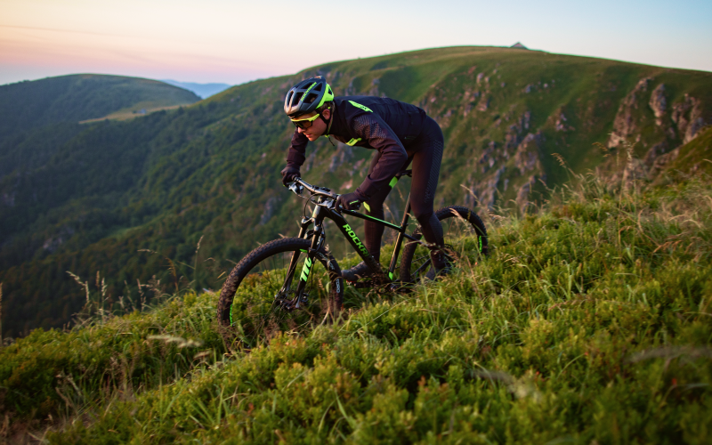 Débuter le vélo de montagne : Guide pratique pour novices