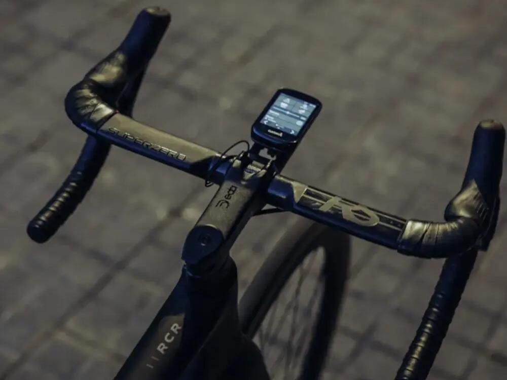 Kierownica rowerowa oklejona owijką