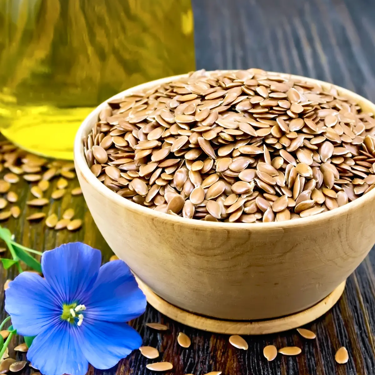 Siemię lniane będące źródłem kwasów omega 3 leżące w misce