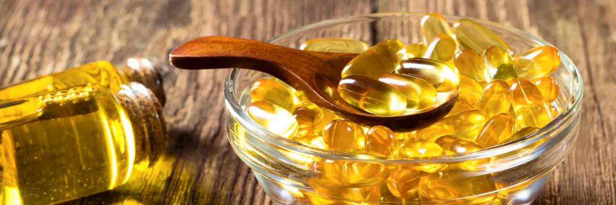 Suplement omega 3 przechowywany w szklanym pojemniku