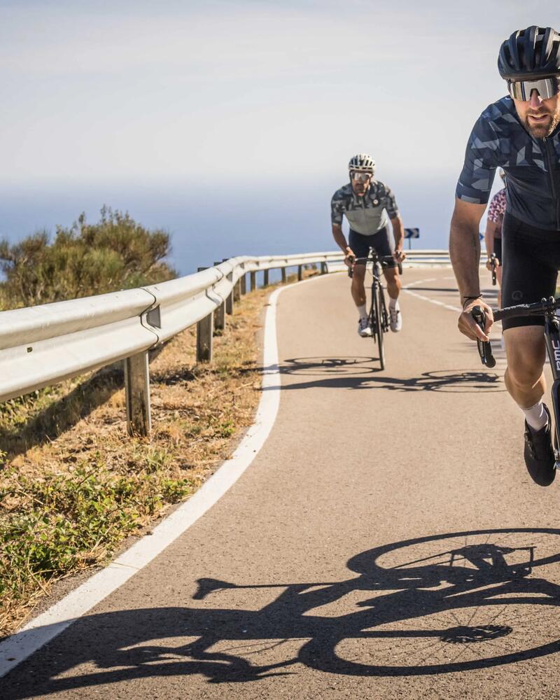 Sports Page Article Card Vélo route