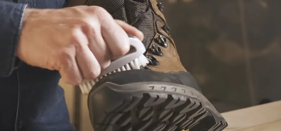 Bien entretenir ses chaussures de chasse