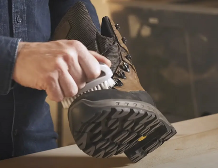 Un article qui explique comment bien nettoyer et entretenir ses chaussures de chasse pour les faire durer