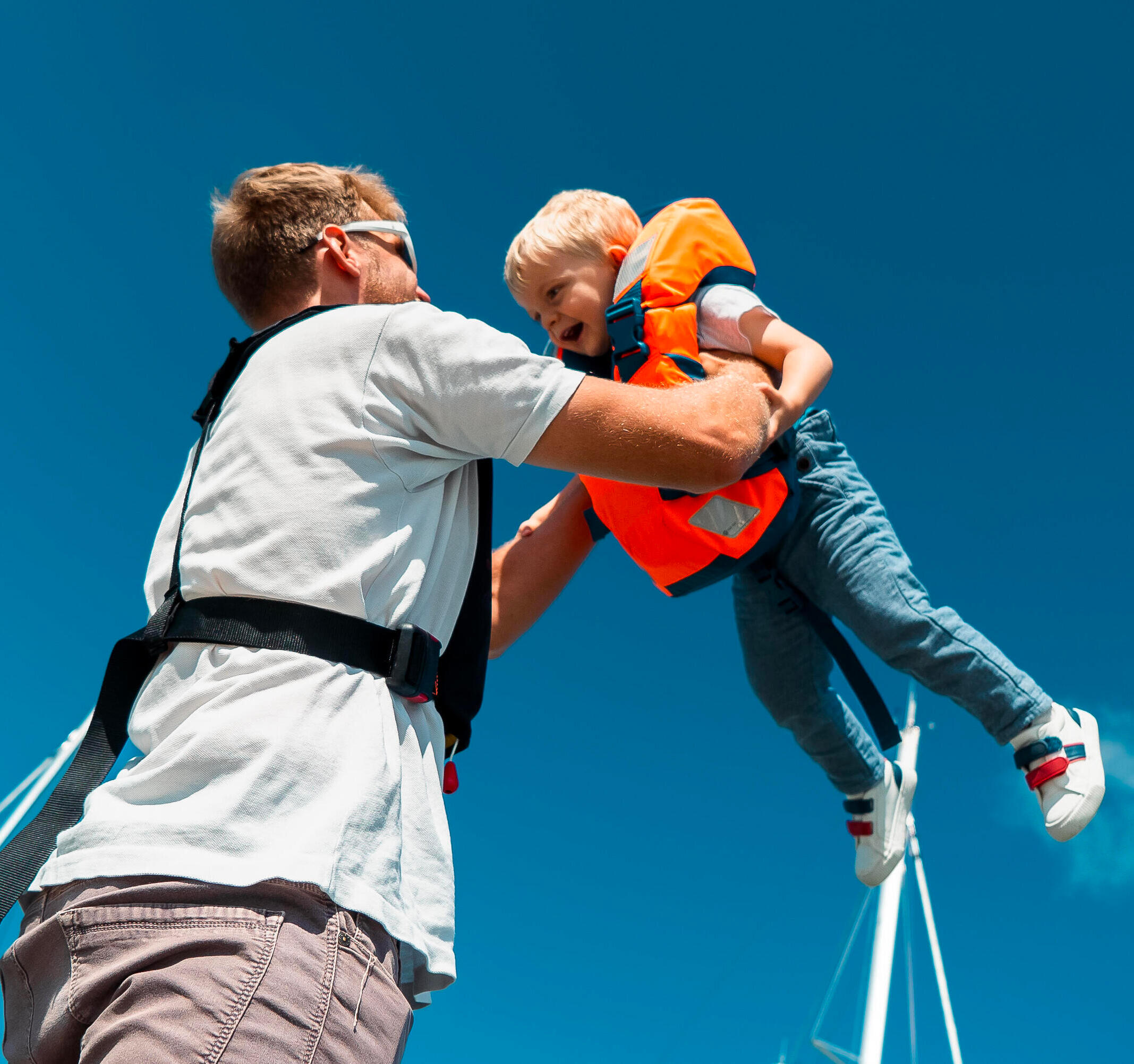 Un gilet de sauvetage bébé co-créé avec les Sauveteurs en Mer 