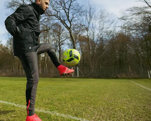Tus zapatos de fútbol mejoran tu desempeño en la cancha