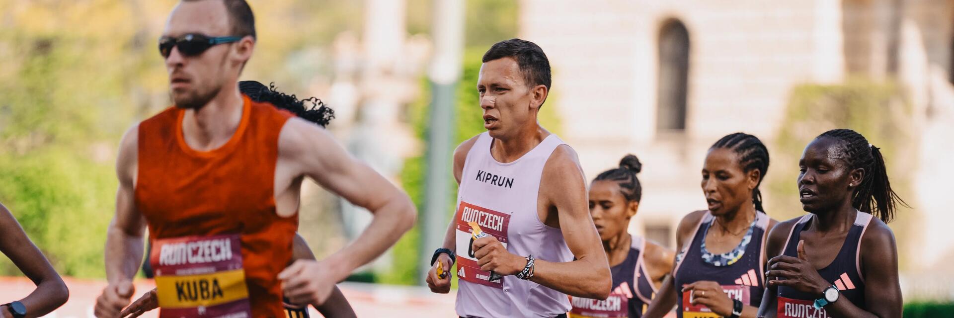 raparigas a correr em meia maratona