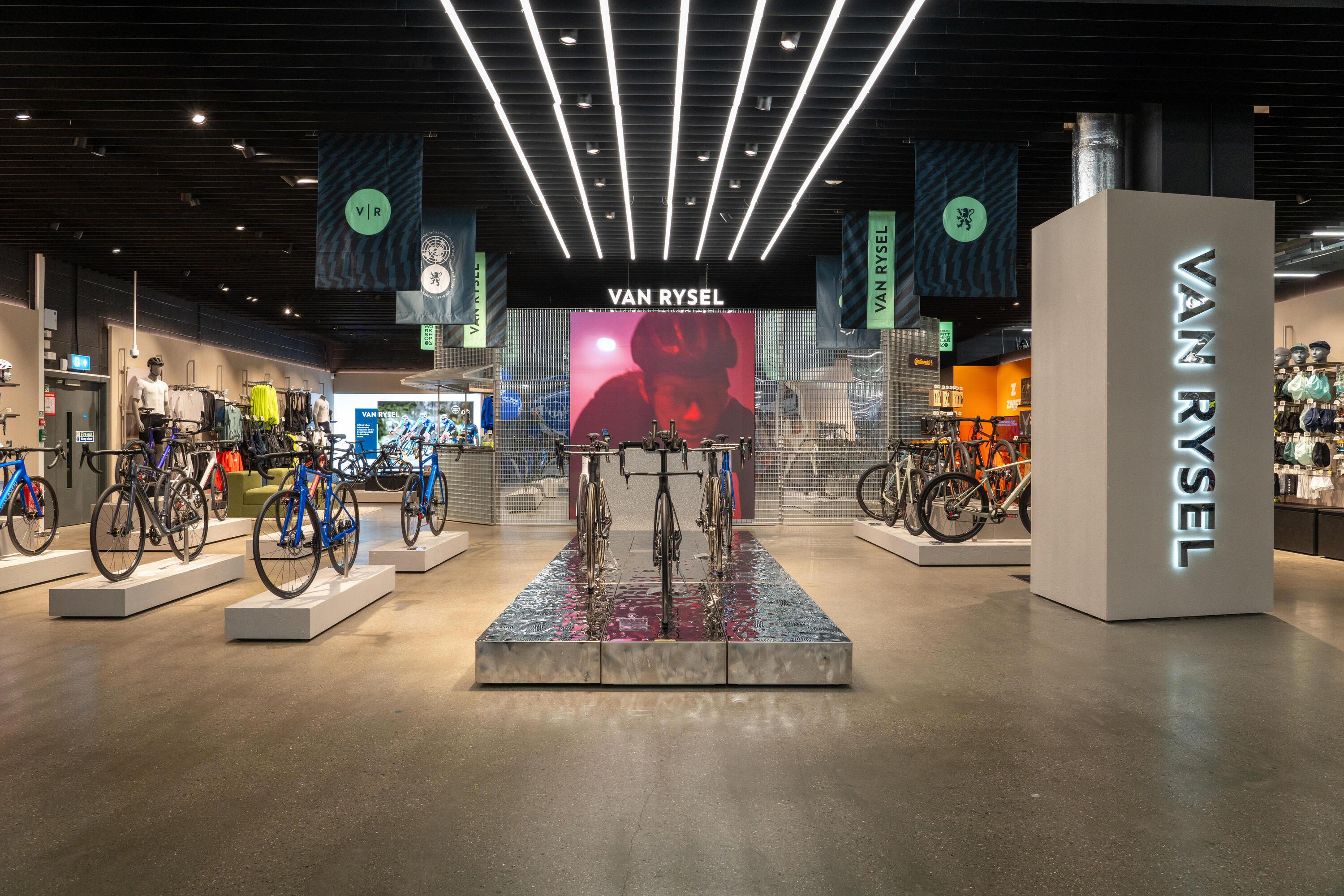 Van Rysel store