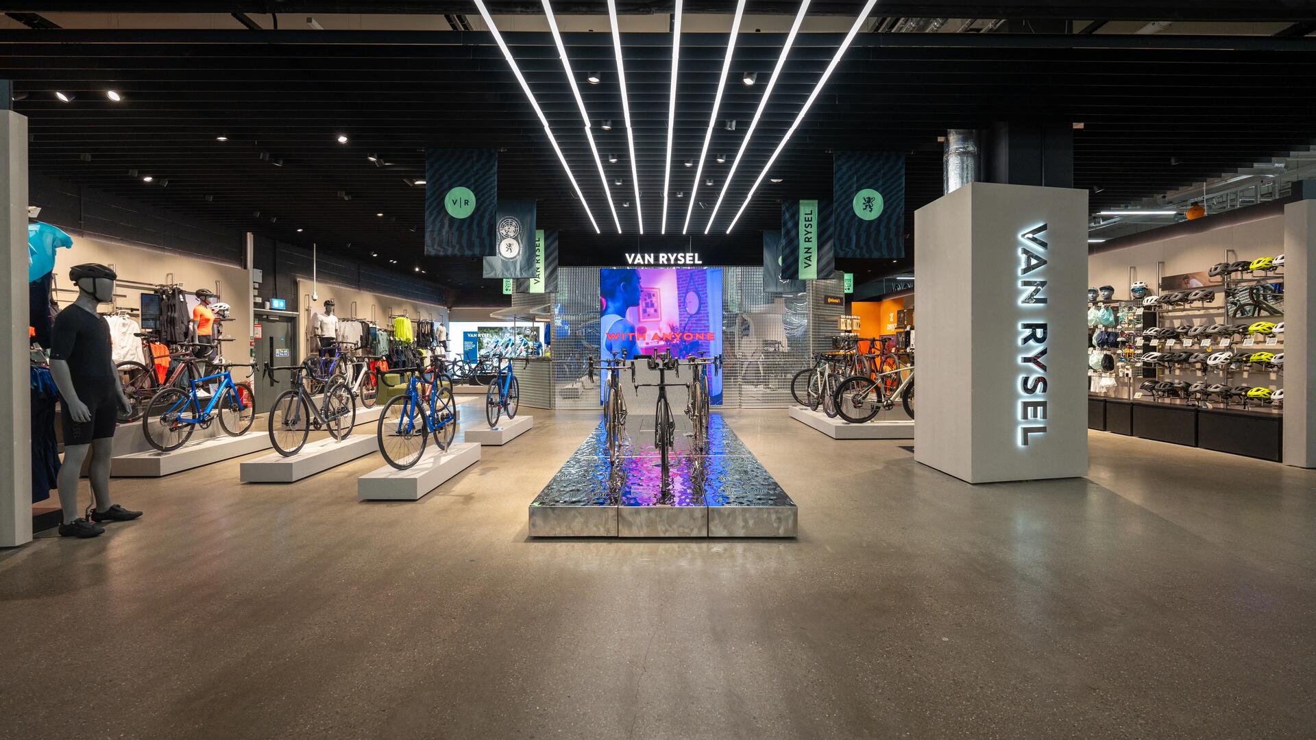 Van Rysel Cycling Shop London | Decathlon Surrey Quays