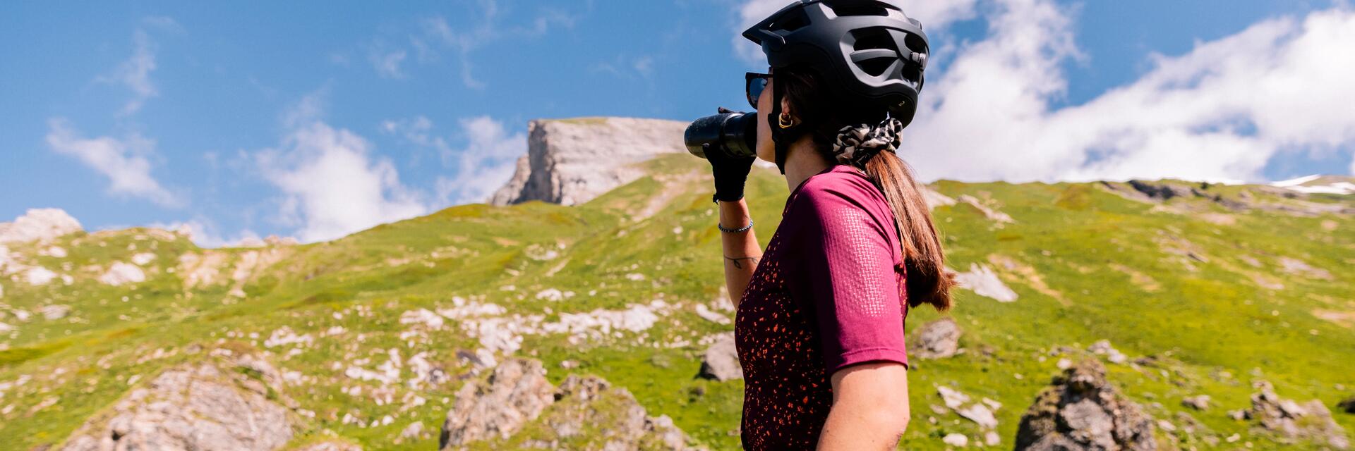 So meisterst du enge Kurven auf deinem MTB