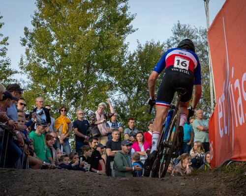 Il ciclocross, uno sport di culto nelle Fiandre. E presto dappertutto?