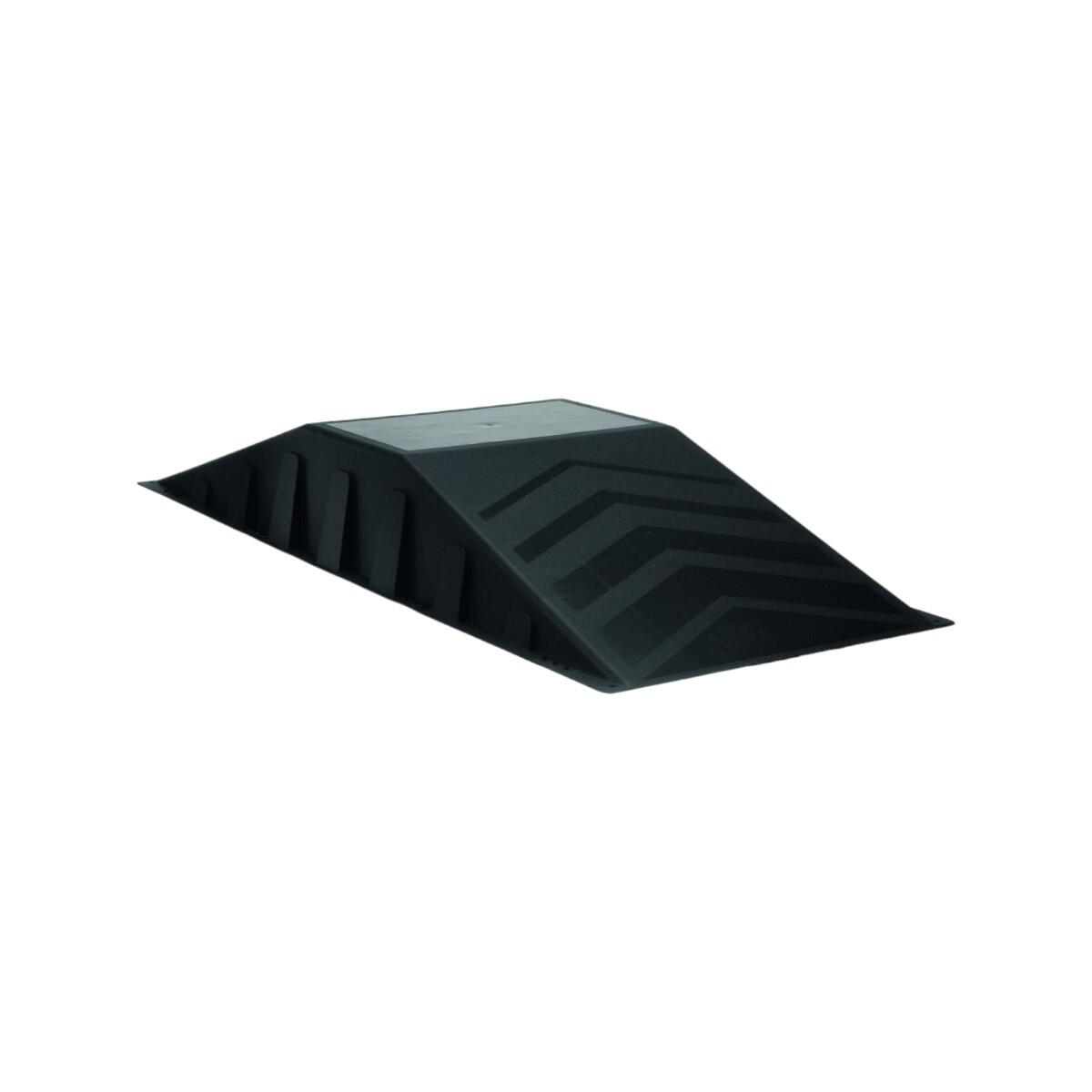 Skate ramp