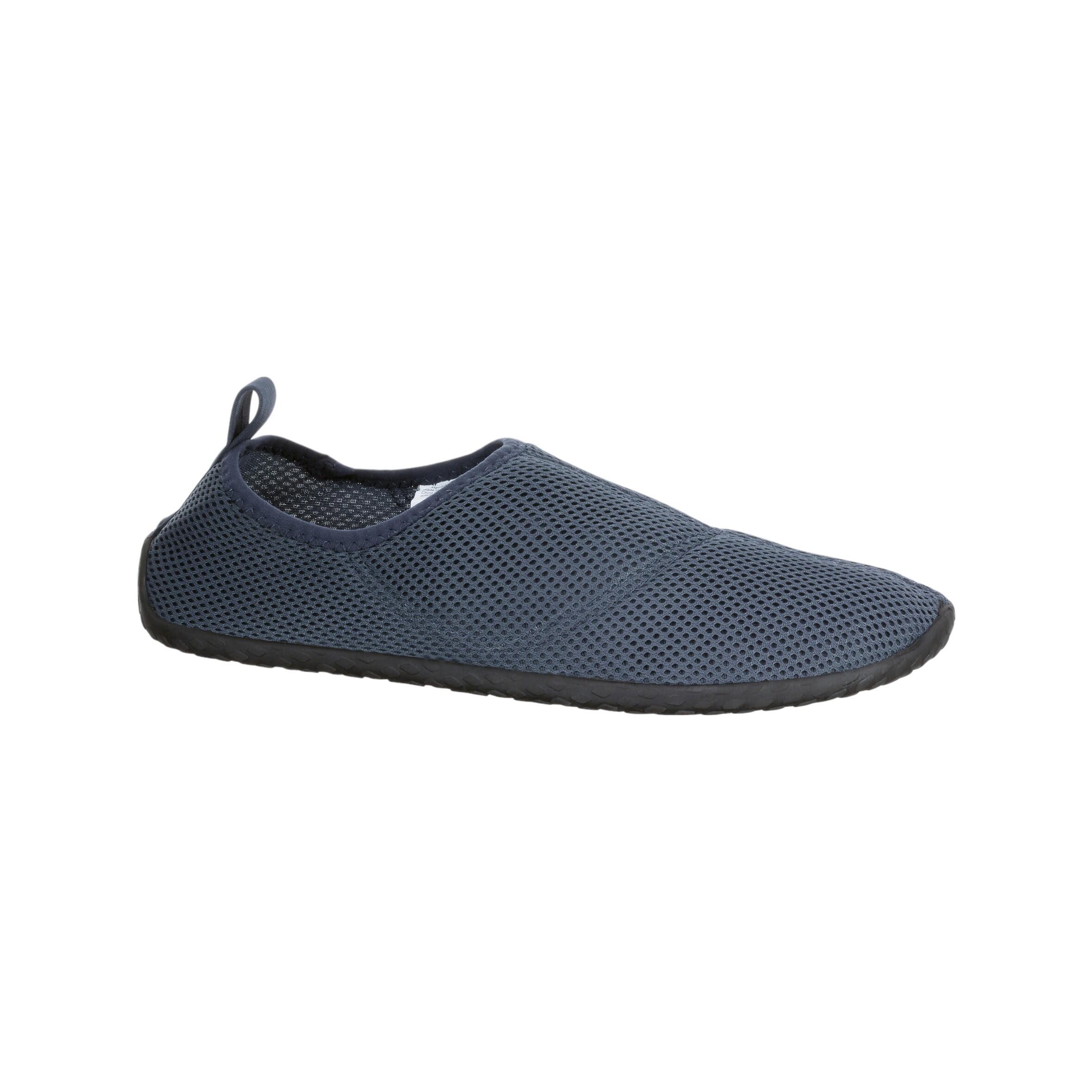 Slippers en waterschoenen