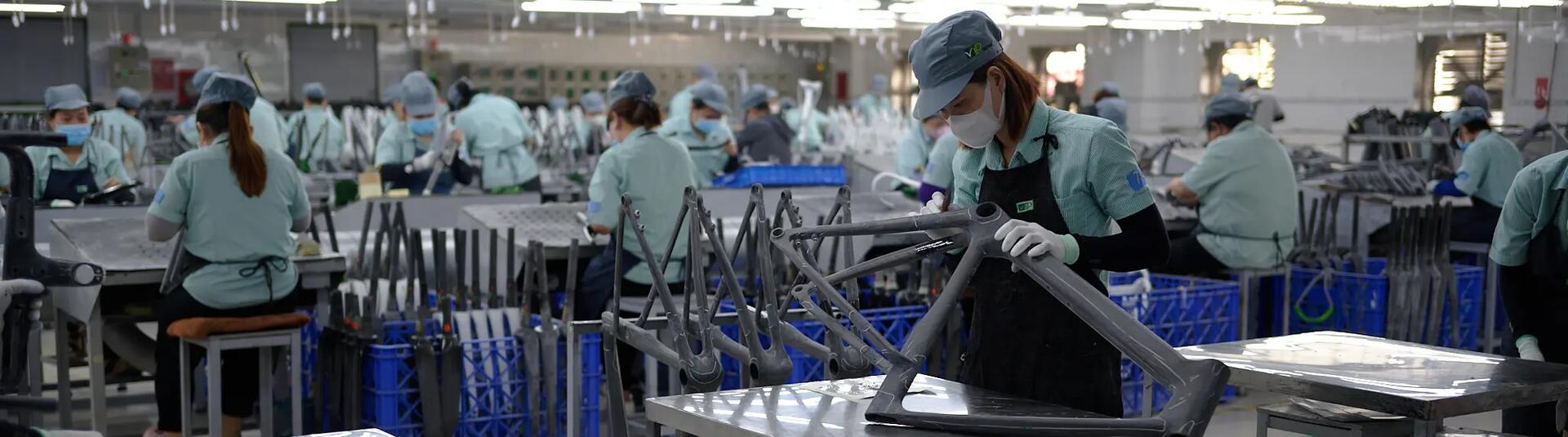 Picture workers in manufacture