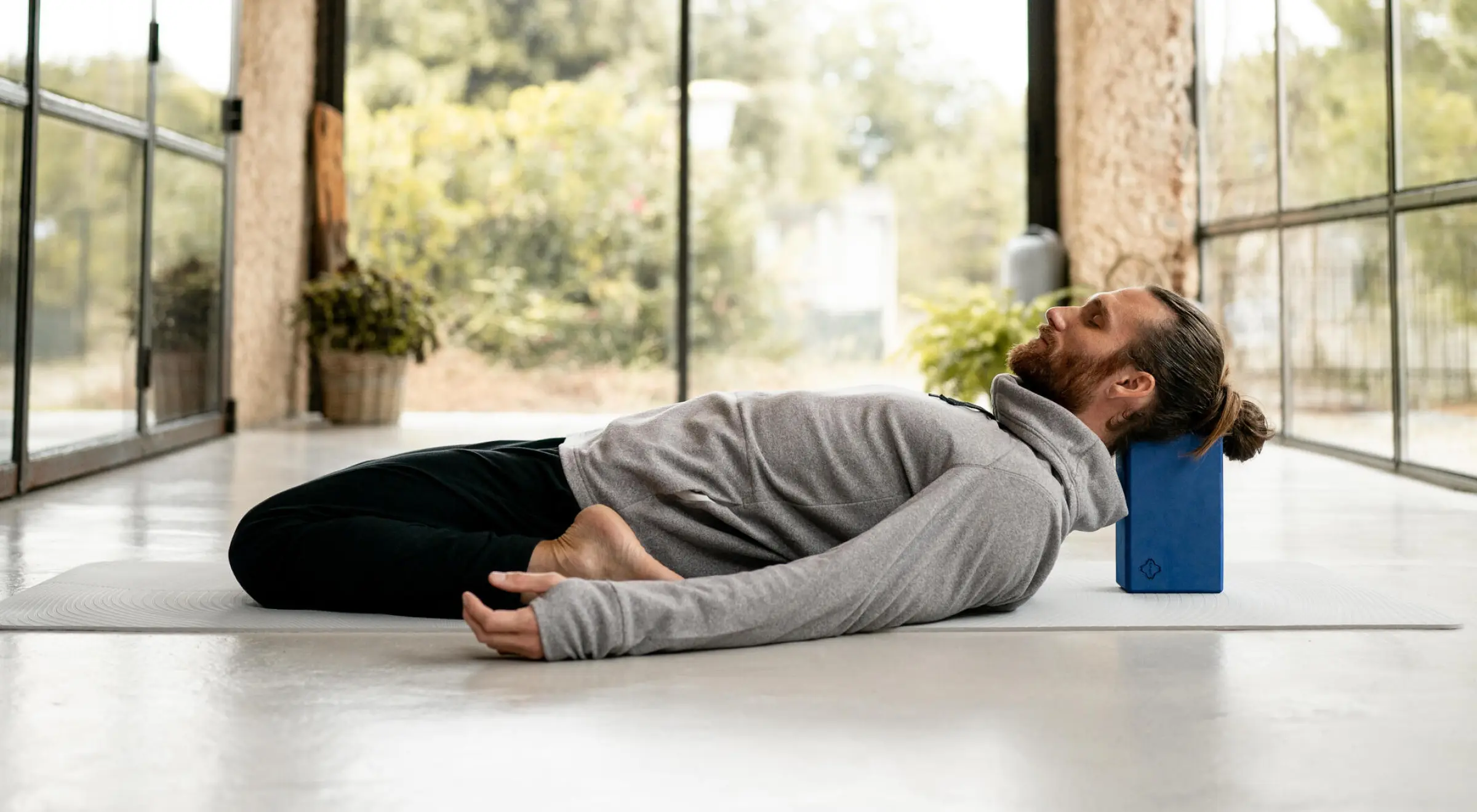 Matsyasana – jak wykonać pozycję ryby w jodze?