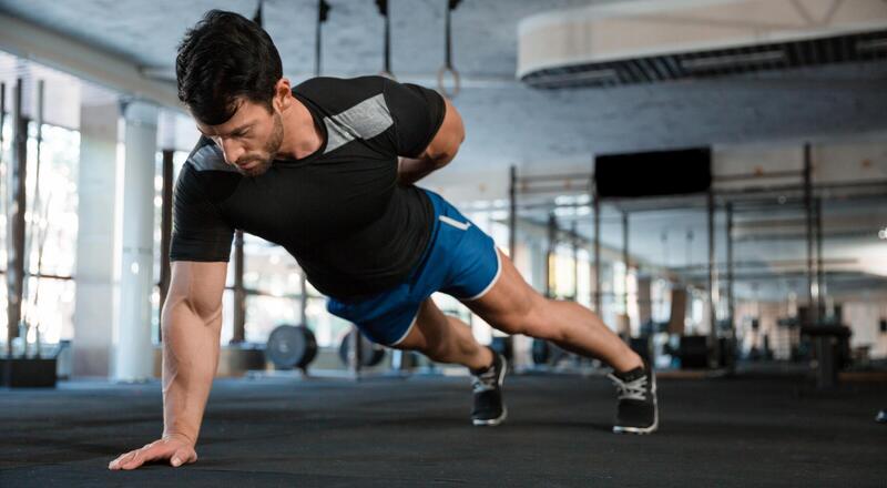 Pompka na jednej ręce (One-arm push-up) – czy są trudne?