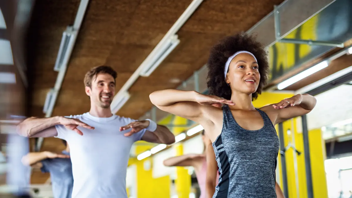 Ludzie ćwiczący bokwa fitness