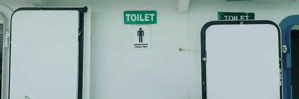 Drzwi do toalety na statku