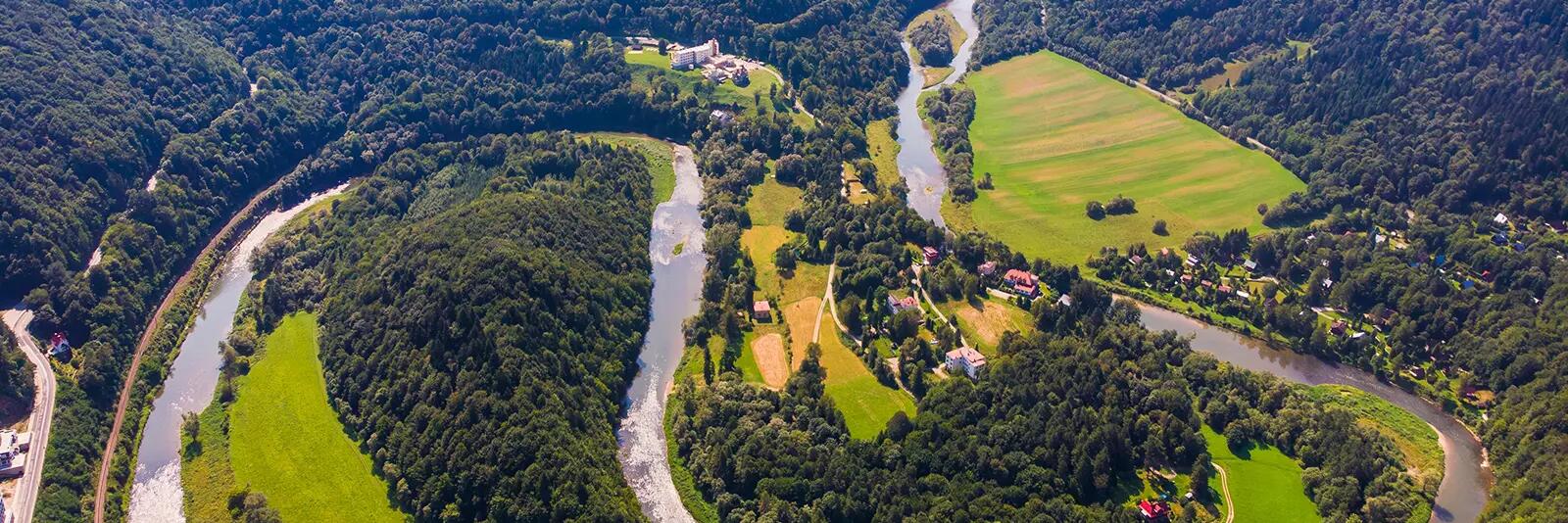 Widok z lotu ptaka na Beskid Sądecki