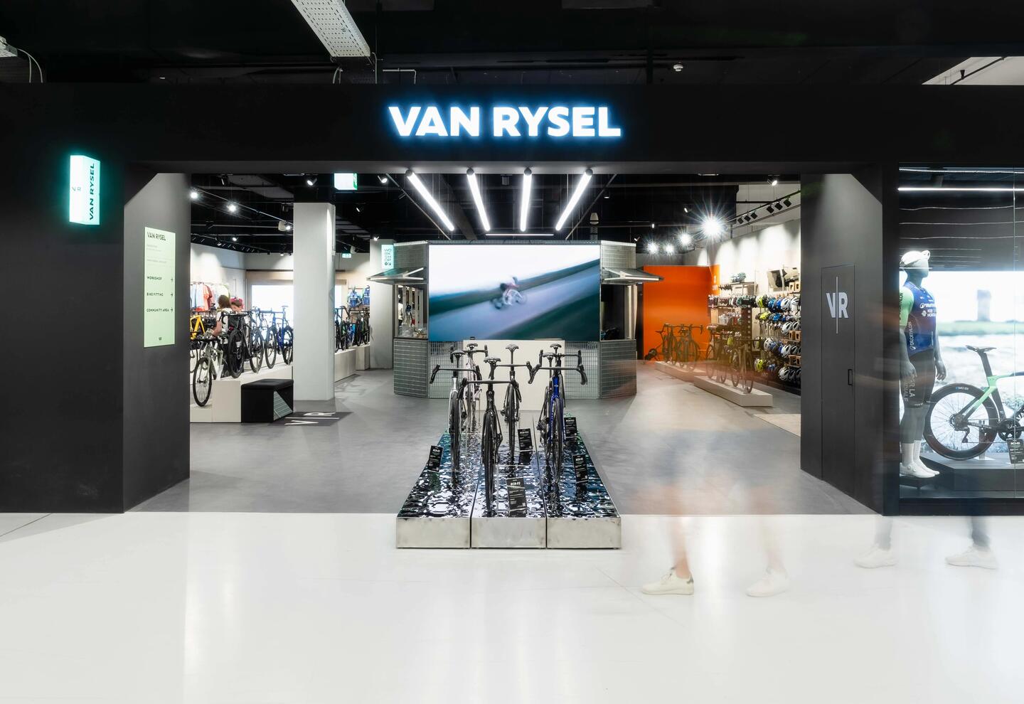 VAN Rysel Shop in Shop 