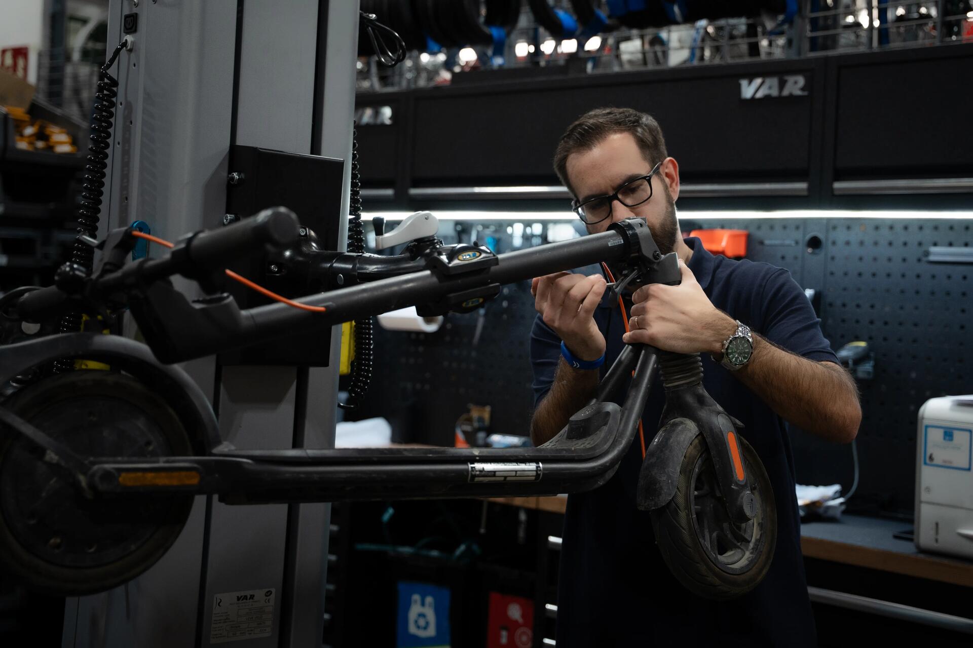 Our guide to repairing and adjusting the brakes on your electric scooter