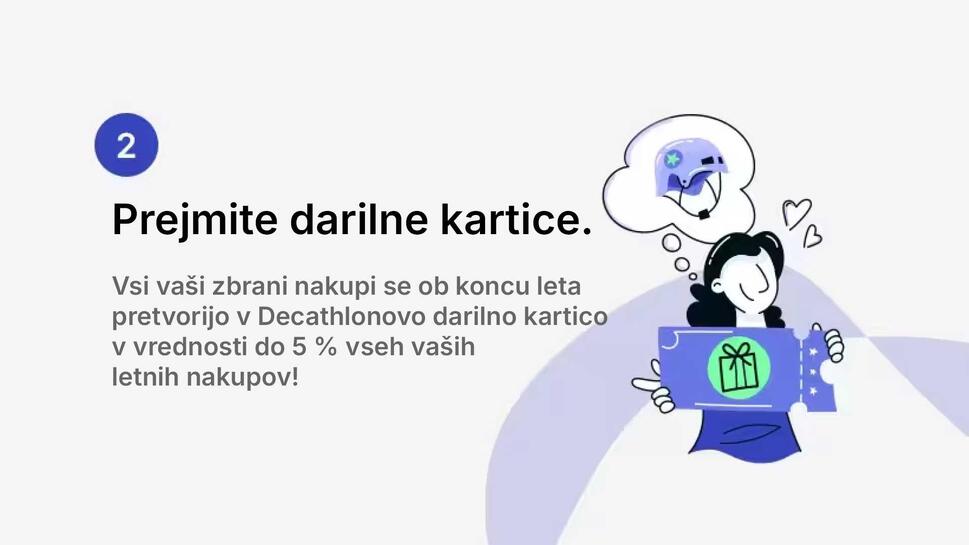 Oseba drži darilno kartico in razmišlja o športni opremi