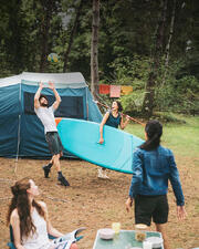 Familia a acampar