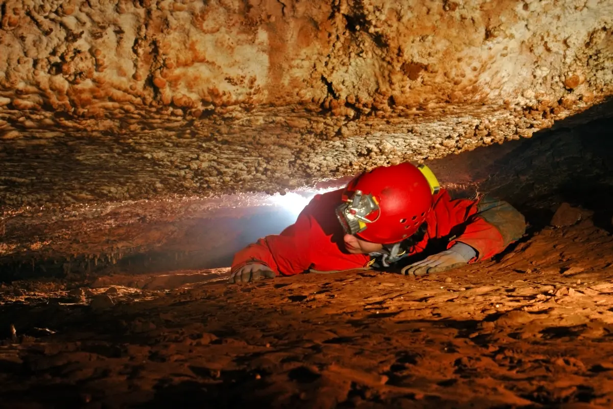 Grotołazi – kim są i czym się różnią od speleologów?