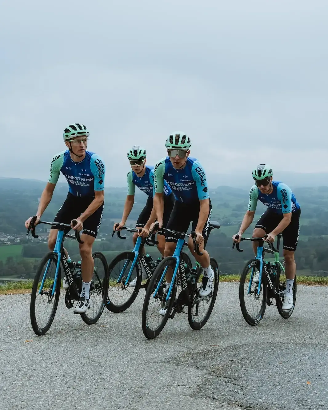 Equipamiento Team Decathlon AG2R La Mondiale